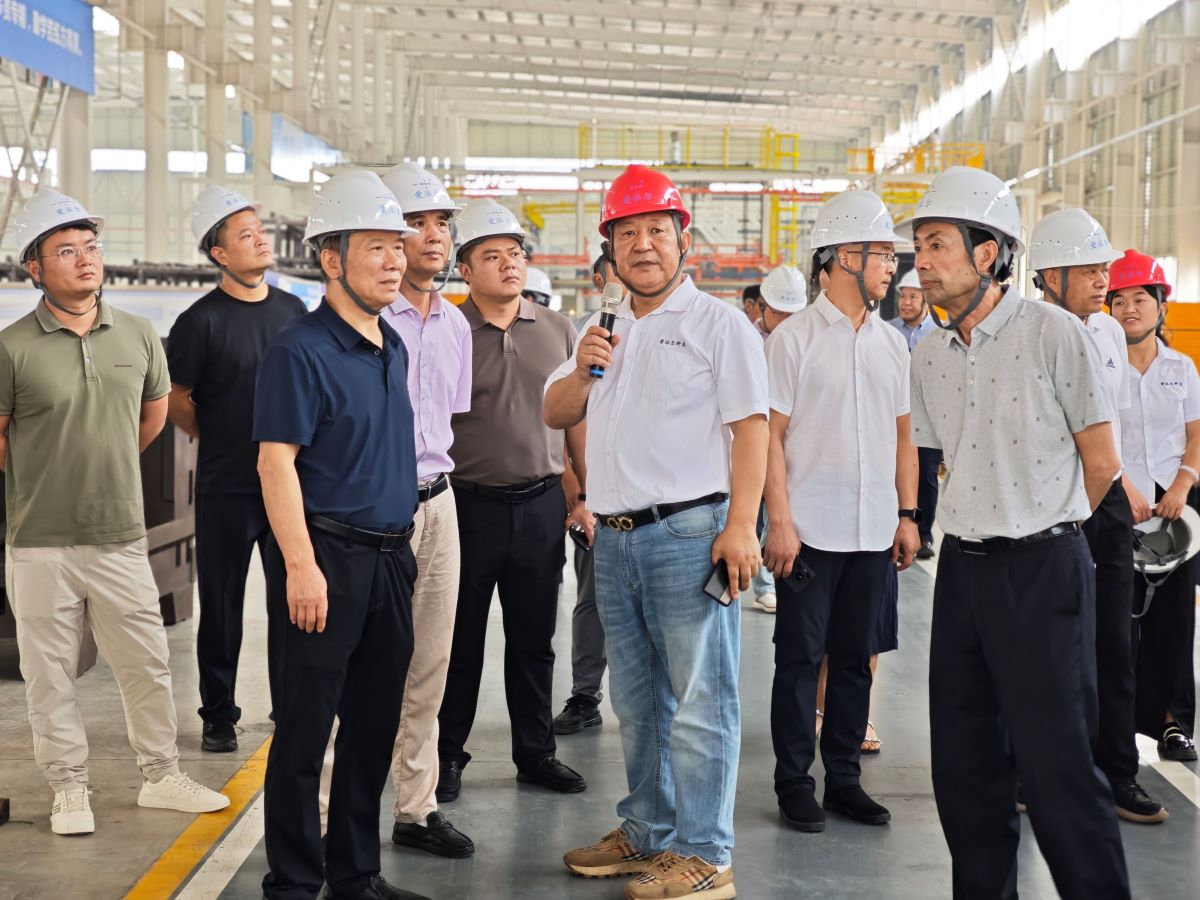 對(duì)標(biāo)先進(jìn)，共謀發(fā)展——新化縣企業(yè)家代表團(tuán)赴婁星產(chǎn)業(yè)開(kāi)發(fā)區(qū)考察學(xué)習(xí)